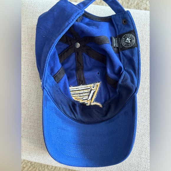 H - 407 ‘47 St. Louis blues royal blue women’s hat cap - Picture 3 of 11